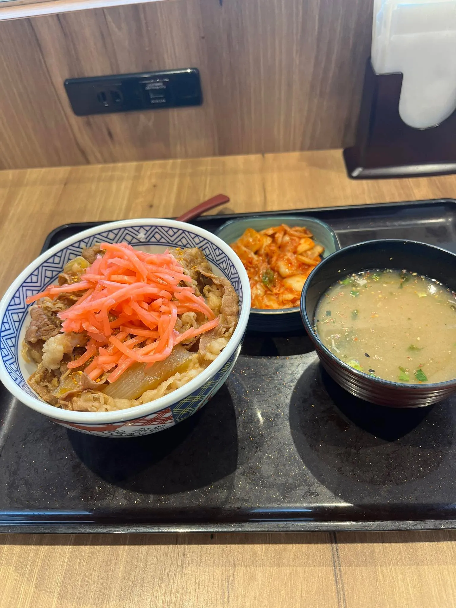 名古屋を拠点に全国で活動する経営コンサルタントの毛利京申です...